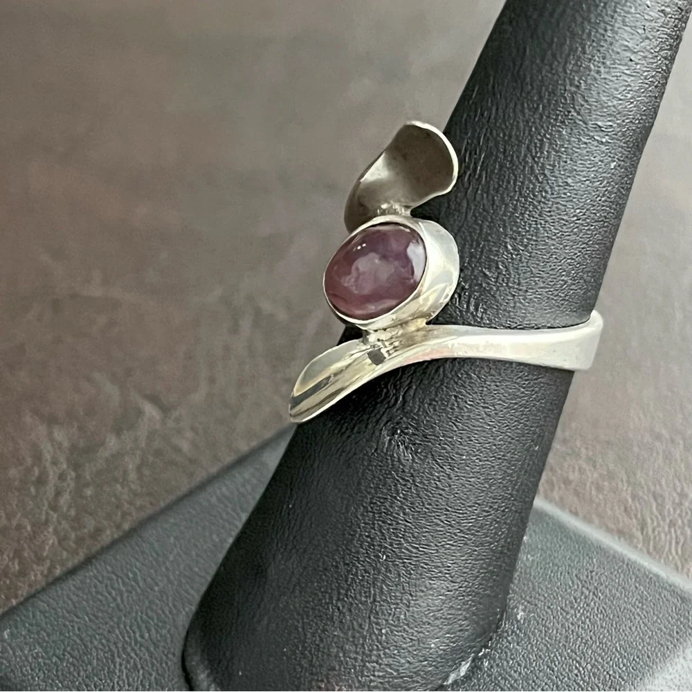 🔴SOLD🔴 Vintage Taxco Mexico sterling silver amethyst ring - Picture 4 of 11